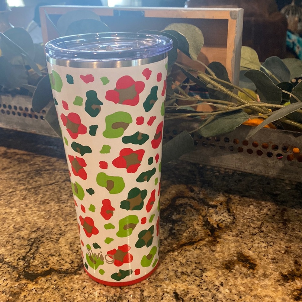 Swig Christmas Cup